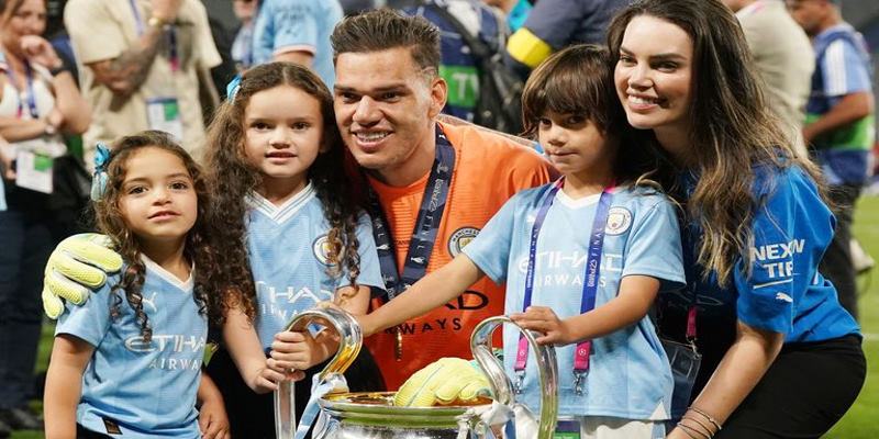 Ederson và Lais Moraes có mối tình hạnh phúc khi kết hôn từ 2014